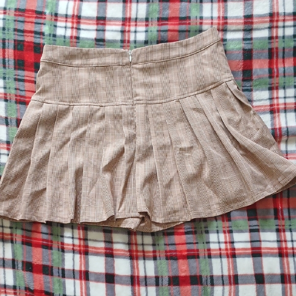 Brown Plaid Mini Skort - Picture 3 of 6